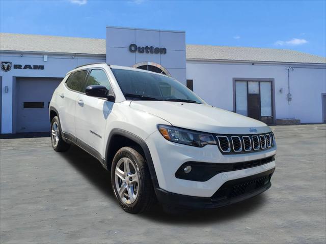 2024 Jeep Compass COMPASS LATITUDE 4X4