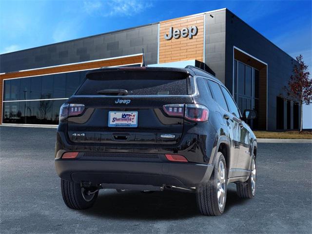 2024 Jeep Compass COMPASS LATITUDE LUX 4X4