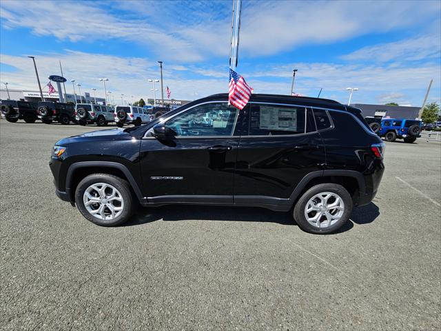 2024 Jeep Compass COMPASS LATITUDE 4X4