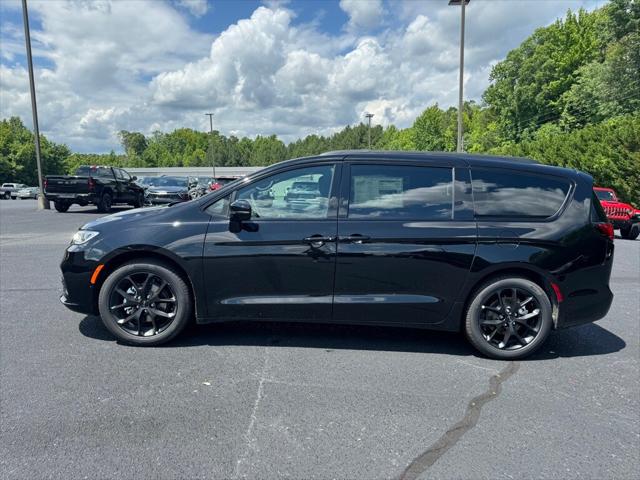 2024 Chrysler Pacifica PACIFICA LIMITED