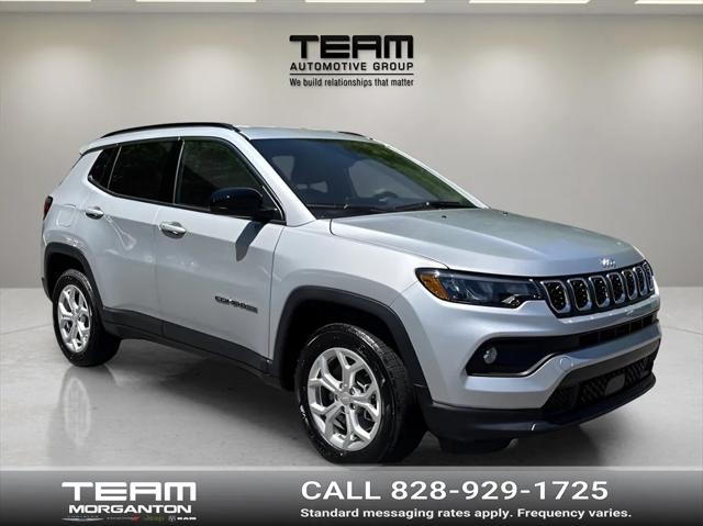 2024 Jeep Compass COMPASS LATITUDE 4X4