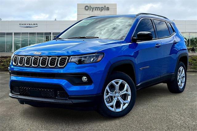 2024 Jeep Compass COMPASS LATITUDE 4X4