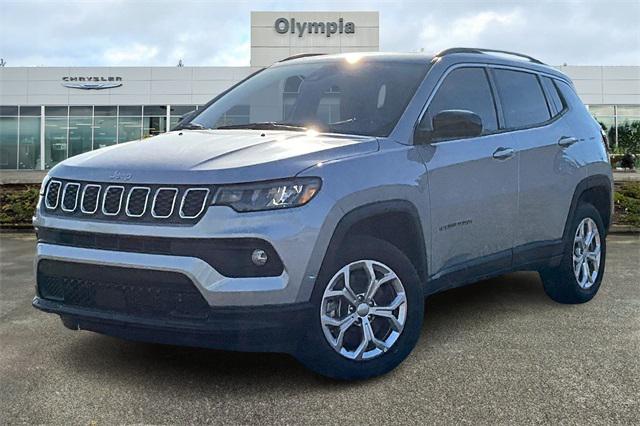 2024 Jeep Compass COMPASS LATITUDE 4X4