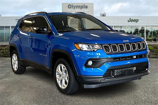 2024 Jeep Compass COMPASS LATITUDE 4X4