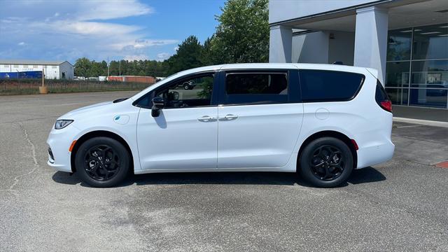 2024 Chrysler Pacifica Hybrid PACIFICA PLUG-IN HYBRID S APPEARANCE