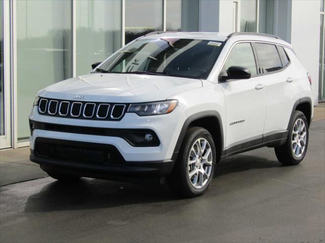 2024 Jeep Compass COMPASS LATITUDE LUX 4X4