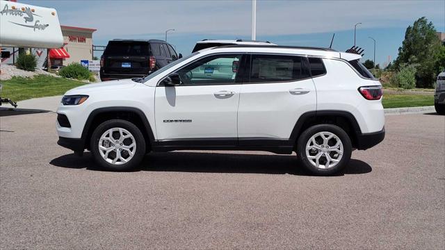 2024 Jeep Compass COMPASS LATITUDE 4X4