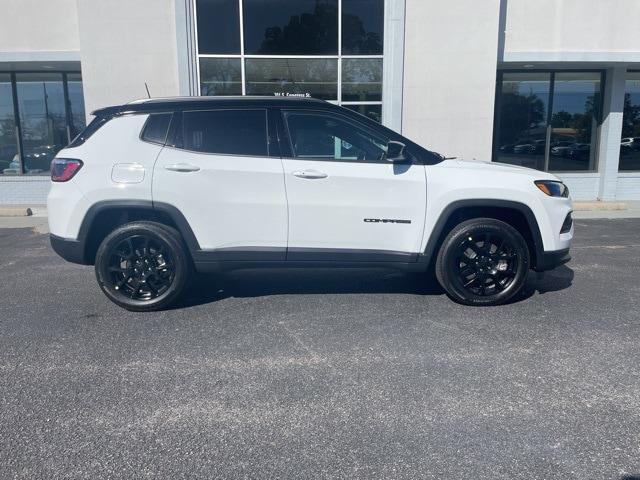 2024 Jeep Compass COMPASS LATITUDE 4X4