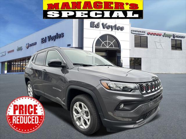 2024 Jeep Compass COMPASS LATITUDE 4X4