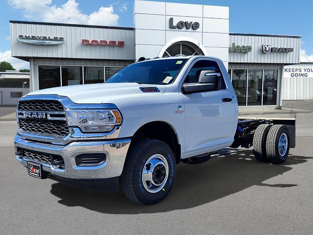 2024 RAM Ram 3500 Chassis Cab RAM 3500 TRADESMAN CHASSIS REGULAR CAB 4X4 60 CA