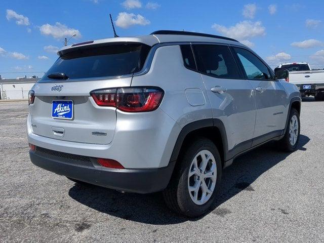 2024 Jeep Compass COMPASS LATITUDE 4X4