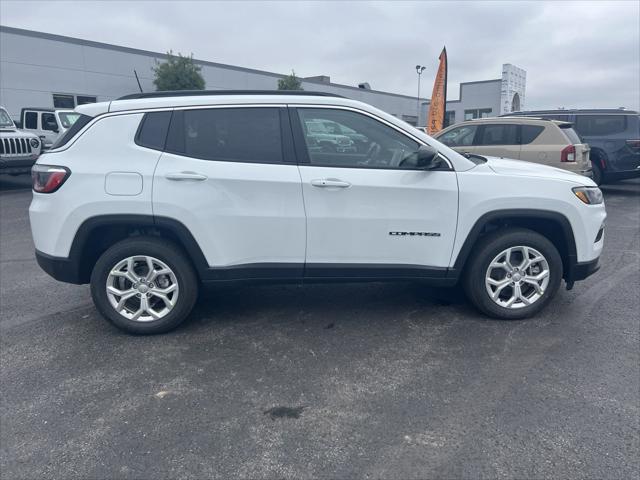 2024 Jeep Compass COMPASS LATITUDE 4X4