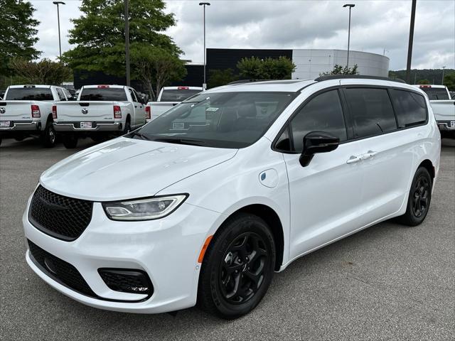 2024 Chrysler Pacifica Hybrid PACIFICA PLUG-IN HYBRID PREMIUM S APPEARANCE