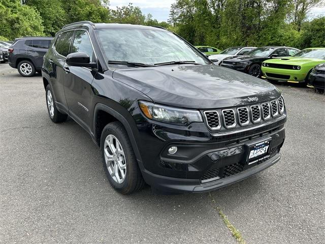2024 Jeep Compass COMPASS LATITUDE 4X4