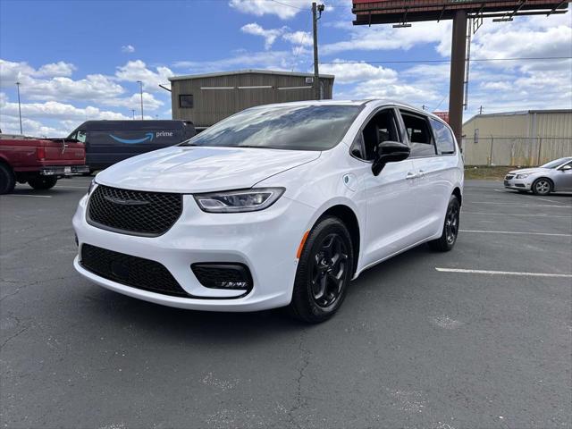 2024 Chrysler Pacifica Hybrid PACIFICA PLUG-IN HYBRID S APPEARANCE