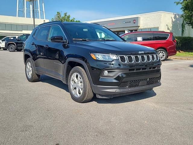 2024 Jeep Compass COMPASS LATITUDE 4X4