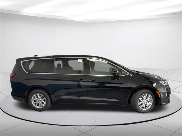 2024 Chrysler Pacifica PACIFICA TOURING L