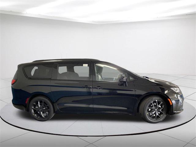 2024 Chrysler Pacifica PACIFICA LIMITED