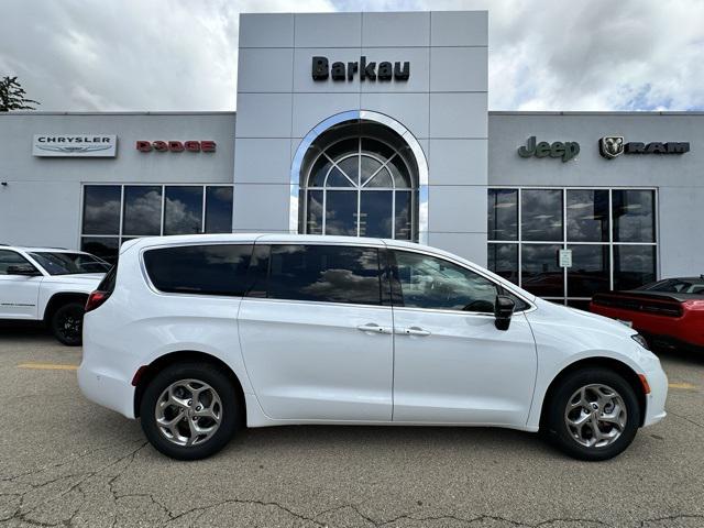 2024 Chrysler Pacifica PACIFICA LIMITED AWD