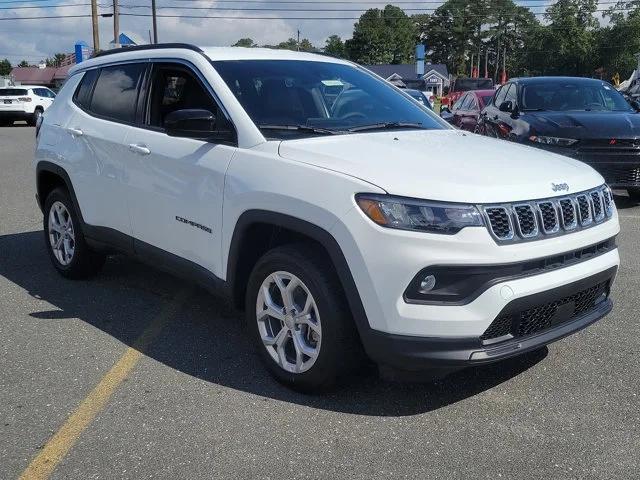 2024 Jeep Compass COMPASS LATITUDE 4X4