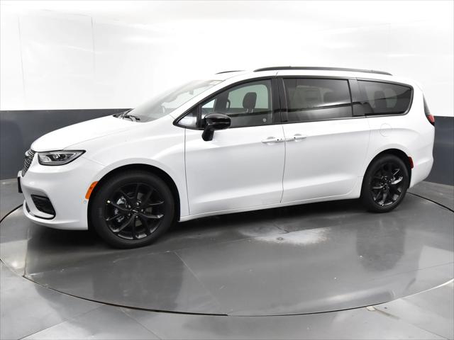 2024 Chrysler Pacifica PACIFICA TOURING L