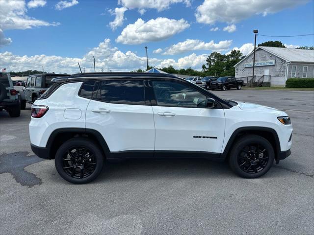 2024 Jeep Compass COMPASS LATITUDE 4X4