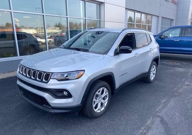 2024 Jeep Compass COMPASS LATITUDE 4X4