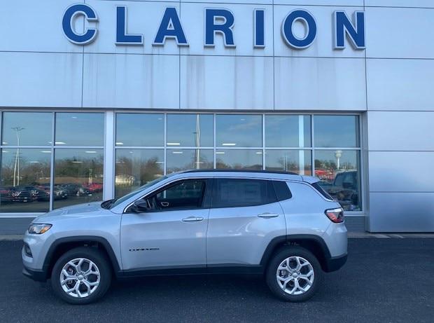 2024 Jeep Compass COMPASS LATITUDE 4X4