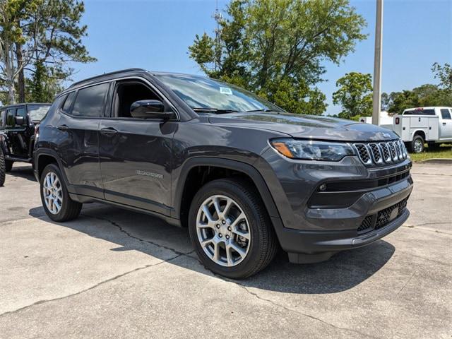 2024 Jeep Compass COMPASS LATITUDE LUX 4X4