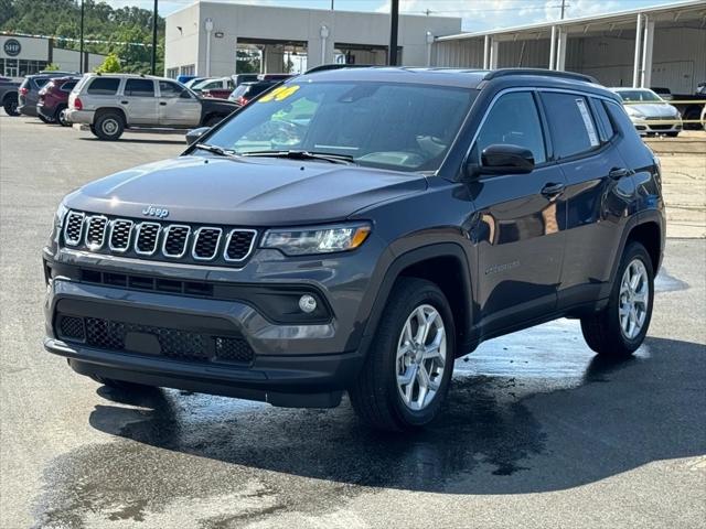 2024 Jeep Compass COMPASS LATITUDE 4X4