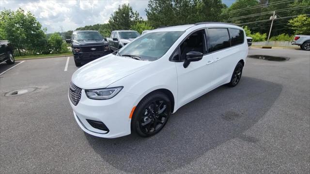 2024 Chrysler Pacifica PACIFICA TOURING L