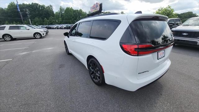 2024 Chrysler Pacifica PACIFICA TOURING L