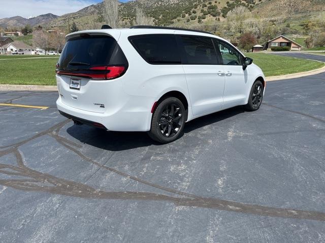 2024 Chrysler Pacifica PACIFICA LIMITED AWD