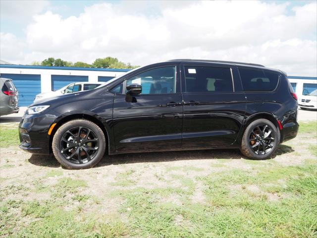 2024 Chrysler Pacifica PACIFICA LIMITED