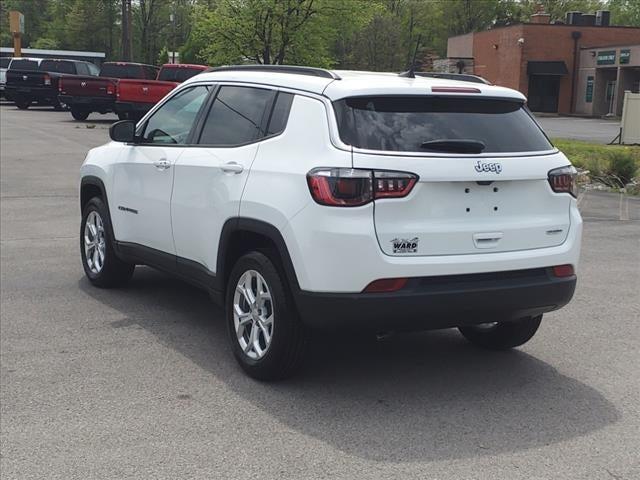 2024 Jeep Compass COMPASS LATITUDE 4X4