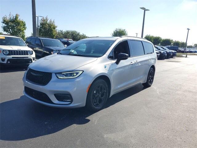 2024 Chrysler Pacifica Hybrid PACIFICA PLUG-IN HYBRID PREMIUM S APPEARANCE