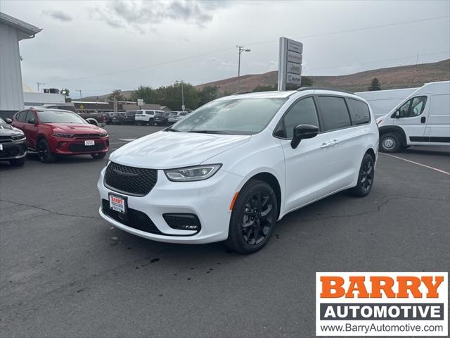 2024 Chrysler Pacifica PACIFICA LIMITED AWD