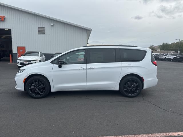 2024 Chrysler Pacifica PACIFICA LIMITED AWD