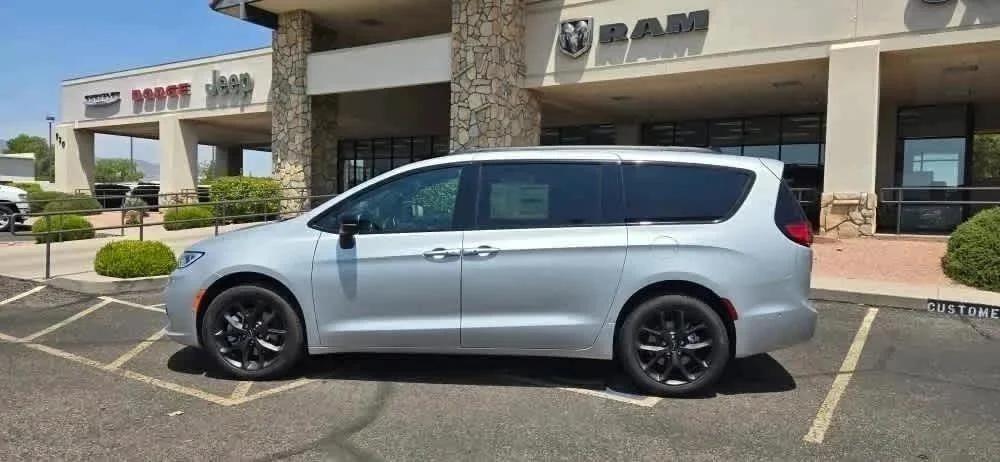 2024 Chrysler Pacifica PACIFICA LIMITED AWD