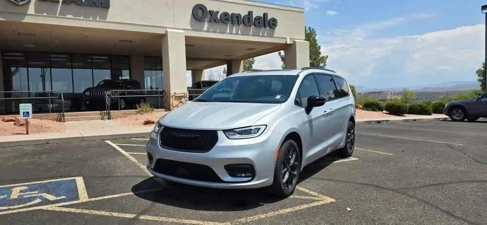 2024 Chrysler Pacifica PACIFICA LIMITED AWD