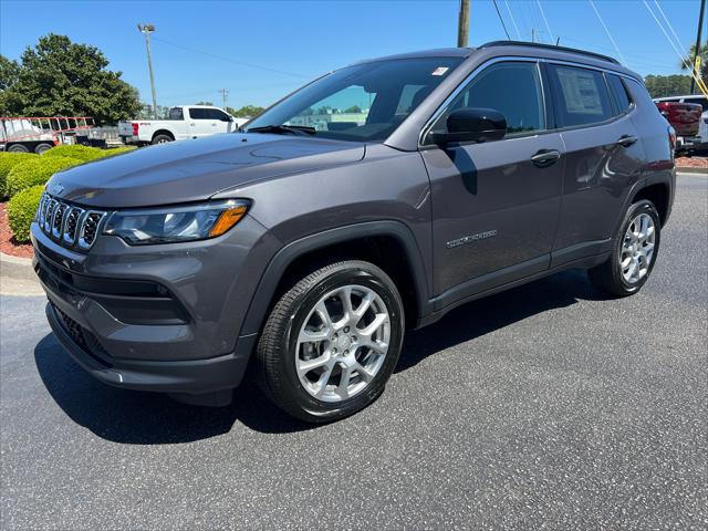 2024 Jeep Compass COMPASS LATITUDE LUX 4X4