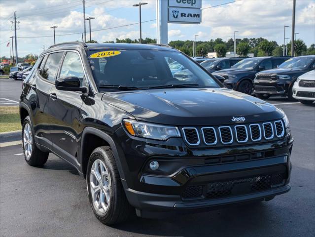 2024 Jeep Compass COMPASS LATITUDE 4X4