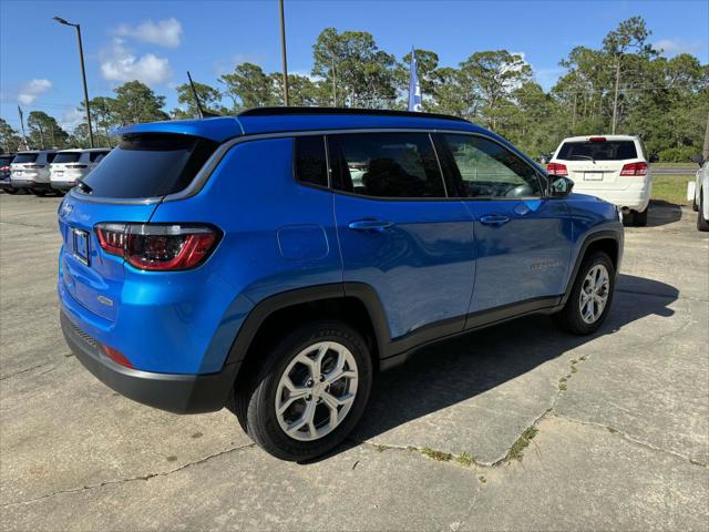 2024 Jeep Compass COMPASS LATITUDE 4X4