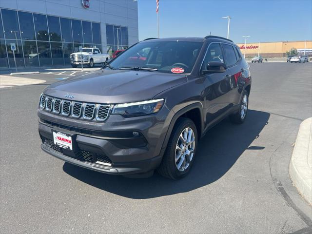 2024 Jeep Compass COMPASS LATITUDE LUX 4X4