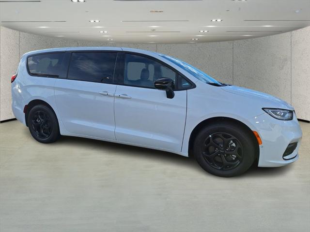 2024 Chrysler Pacifica Hybrid PACIFICA PLUG-IN HYBRID S APPEARANCE