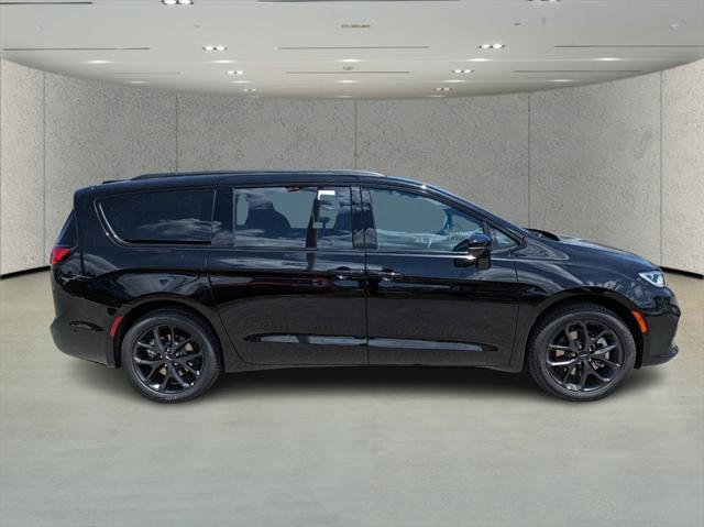 2024 Chrysler Pacifica PACIFICA LIMITED AWD