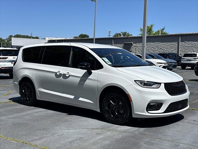 2024 Chrysler Pacifica Hybrid PACIFICA PLUG-IN HYBRID S APPEARANCE