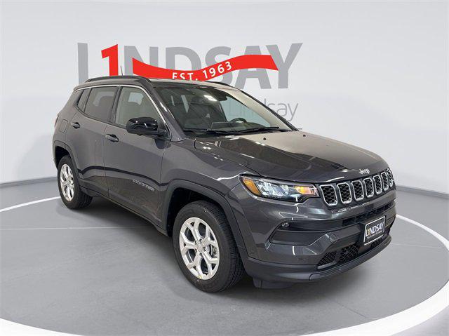 2024 Jeep Compass COMPASS LATITUDE 4X4