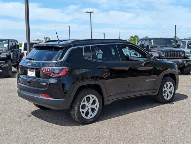 2024 Jeep Compass COMPASS LATITUDE 4X4