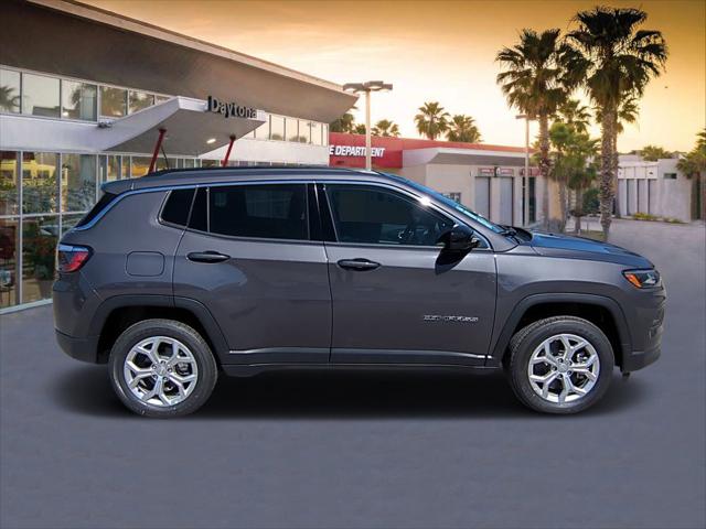 2024 Jeep Compass COMPASS LATITUDE 4X4